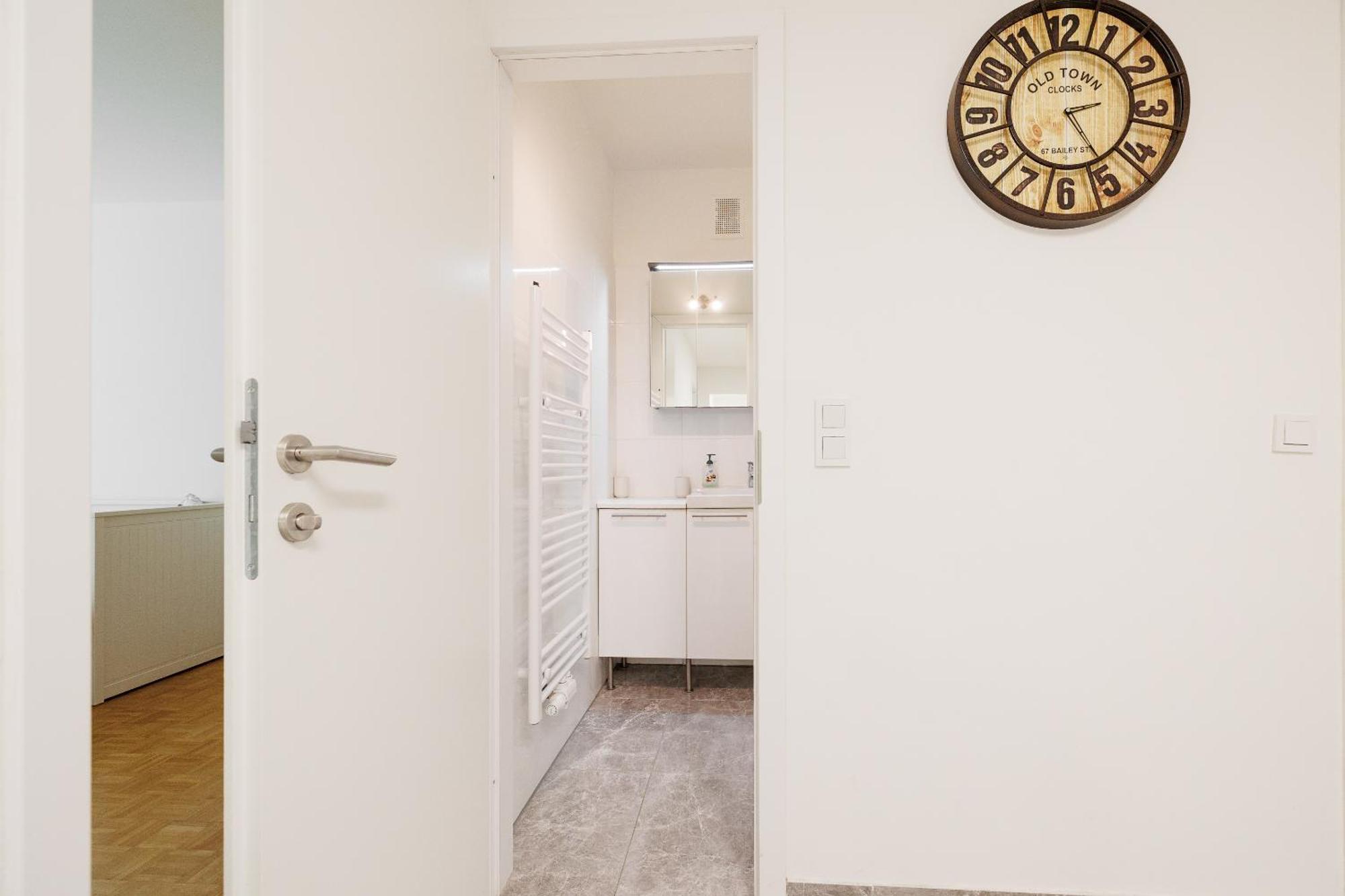 Cozy, Spacious And Charming 4 Bedrooms Apartament Вена Экстерьер фото